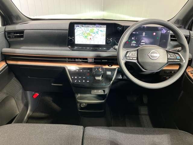 サクラ Ｇ　当社試乗車・プロパイロット・日産純正９インチコネクトナビ＆アラウンドビュー・ＥＴＣ２．０・シートヒーター＆ハンドルヒーター・オートエアコン・ＬＥＤライト・アルミホイール・衝突被害軽減ブレーキ（4枚目）