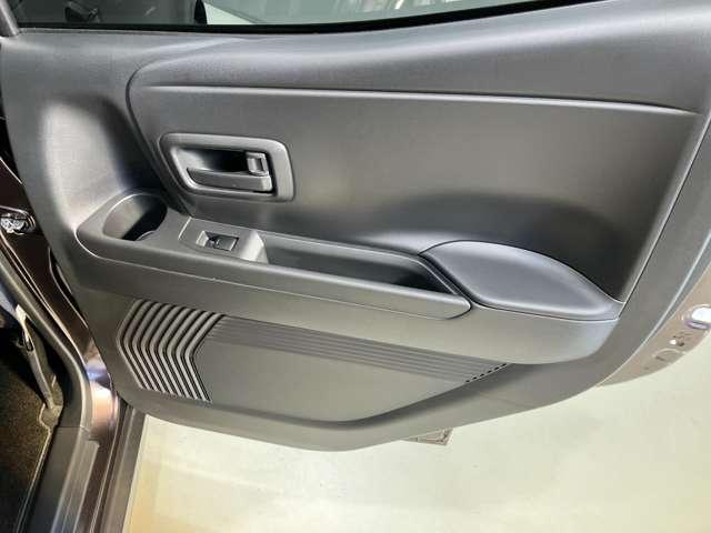 サクラ Ｇ　当社試乗車・プロパイロット・日産純正９インチコネクトナビ＆アラウンドビュー・ＥＴＣ２．０・シートヒーター＆ハンドルヒーター・オートエアコン・ＬＥＤライト・アルミホイール・衝突被害軽減ブレーキ（15枚目）