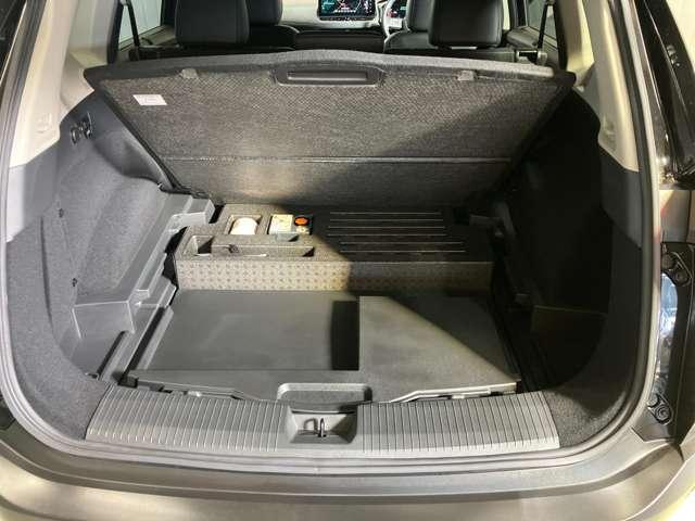 エクストレイル Ｇ　ｅ－４ＯＲＣＥ　当社社用車・プロパイロット・日産純正１２インチコネクトナビ＆アラウンドビュー・ＥＴＣ２．０・前後ドライブレコーダー・スマートミラー・シートヒーター・電動リヤゲート・ＬＥＤライト・アルミホイール（17枚目）