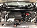 電気自動車のメンテナンスは日産にお任せください。電気自動車を知り尽くしたプロが最新の機器を使ってお車の点検・整備を実施します。エンジンオイルなどがないので、メンテナンス費用が安いのも魅力的です。