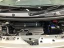 エンジンルームもクリーニング済みできれいですよ。しっかりと丁寧に点検していますので安心してお乗りいただけます