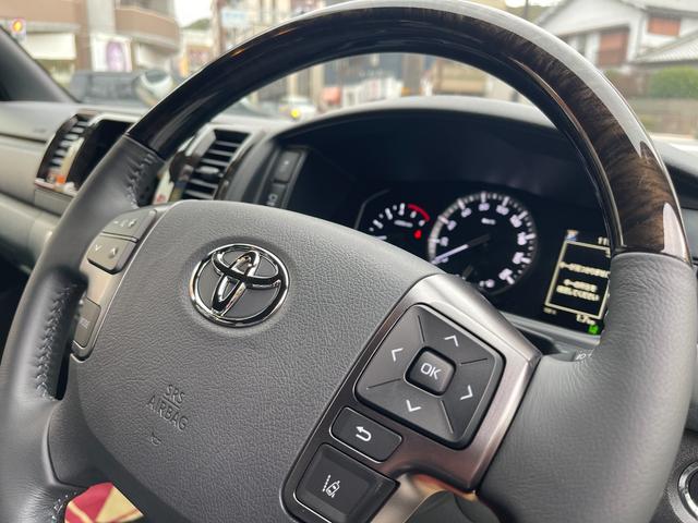 ハイエースバン スーパーGL ダークプライムII 寒冷地仕様 電動パワースライドドア 全方位360度カメラ スマートキー 登録済み未使用車(11枚目)