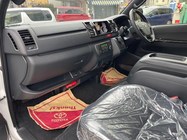 ハイエースバン スーパーGL ダークプライムII 寒冷地仕様 電動パワースライドドア 全方位360度カメラ スマートキー 登録済み未使用車(19枚目)