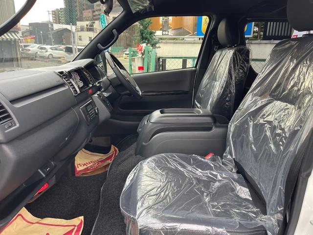 ハイエースバン スーパーGL ダークプライムII 寒冷地仕様 電動パワースライドドア 全方位360度カメラ スマートキー 登録済み未使用車(20枚目)