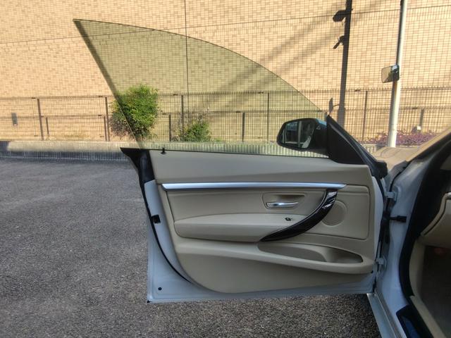 ３シリーズ ３２０ｉグランツーリスモ　ラグジュアリー　純正ナビ　バックカメラ　ＥＴＣ　本革内装　ヒーター付きパワーシート　インテリジェントセーフティ　ＡＣＣ　ＬＣＷ　電動リヤゲート　ＨＩＤヘッドライト　スマートキー　純正１８インチアルミホイール（61枚目）