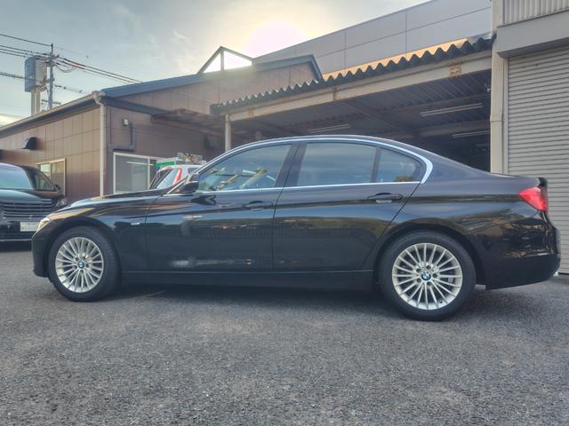 3シリーズ 320iラグジュアリー 純正ナビ バックカメラ ヒーター付きレザーパワーシート HIDヘッドライト スマートキー プッシュエンジンスタート 純正アルミホイール(17枚目)