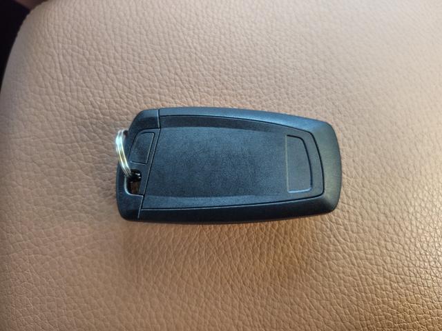 3シリーズ 320iラグジュアリー 純正ナビ バックカメラ ヒーター付きレザーパワーシート HIDヘッドライト スマートキー プッシュエンジンスタート 純正アルミホイール(40枚目)