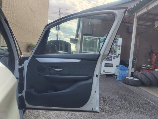 2シリーズ 218dグランツアラー 純正ナビ バックカメラ ミラー一体型ETC Bluetooth インテリジェントセーフティ パーキングサポート シートヒーター パワーバックドア 3列シート 純正16インチアルミホイール(54枚目)