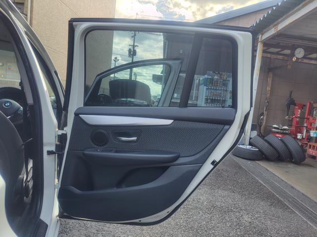 2シリーズ 218dグランツアラー 純正ナビ バックカメラ ミラー一体型ETC Bluetooth インテリジェントセーフティ パーキングサポート シートヒーター パワーバックドア 3列シート 純正16インチアルミホイール(59枚目)