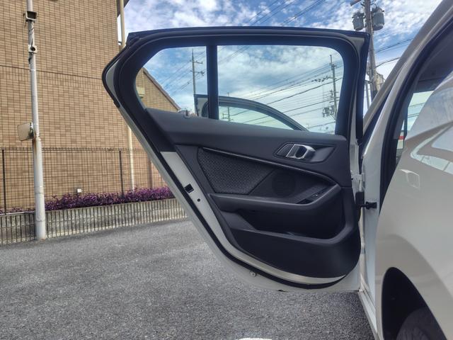 1シリーズ 118i プレイ iDriveナビ バックカメラ ETC パワーシート インテリジェントセーフティ パーキングサポート 電動ハッチバック スマートキー LEDヘッドライト 純正アルミホイール(63枚目)