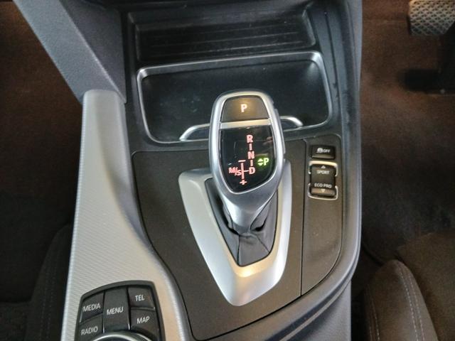 ３シリーズ ３２０ｉ　Ｍスポーツ　後期型　純正ナビ　バックカメラ　ＥＴＣ　パワーシート　インテリジェントセーフティ　アクティブクルーズコントロール　パドルシフト　ＬＥＤヘッドライト　スマートキー　純正１８インチアルミホイール（35枚目）