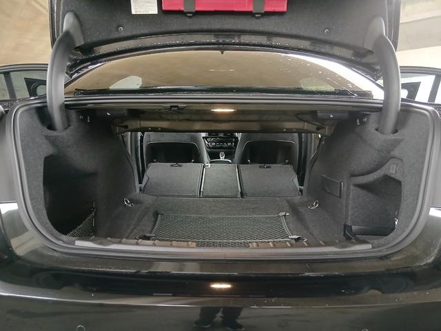 ３シリーズ ３２０ｉ　Ｍスポーツ　後期型　純正ナビ　バックカメラ　ＥＴＣ　パワーシート　インテリジェントセーフティ　アクティブクルーズコントロール　パドルシフト　ＬＥＤヘッドライト　スマートキー　純正１８インチアルミホイール（61枚目）