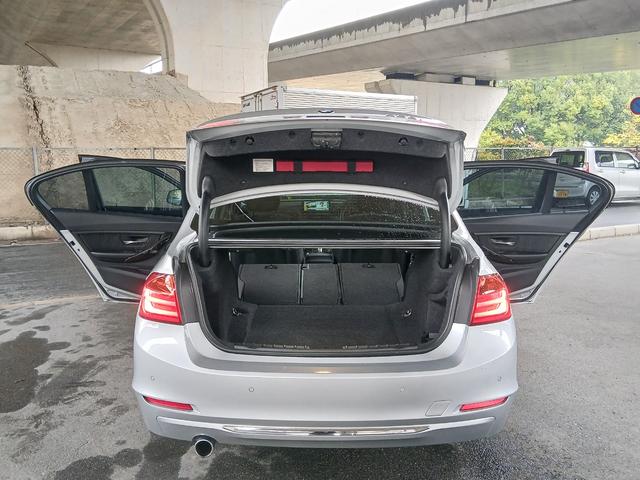 3シリーズ 320iラグジュアリー 純正ナビ バックカメラ ETC Bluetooth パワーシート インテリジェントセーフティ アクティブクルーズコントロール HIDヘッドライト スマートキー 純正17インチアルミホイール(69枚目)