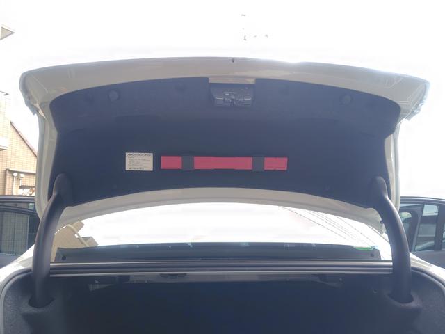 中古車の欠点は汚れている。弊社ではその欠点を無くす為にガラスコーティングをオススメしています。艶・撥水がたまりません！