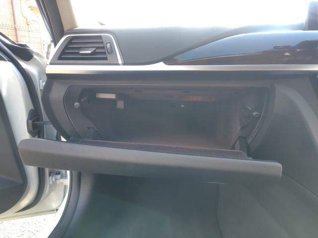 3シリーズ 320iラグジュアリー 後期型 純正ナビ バックカメラ ETC 本革内装 ヒーター付きパワーシート インテリジェントセーフティ アクティブクルーズコントロール レーンチェンジウォーニング LEDライト 純正アルミホイール(62枚目)