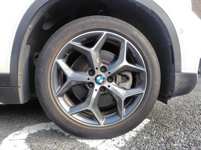 Ｘ１ ｘＤｒｉｖｅ　２０ｉ　ｘライン　純正ナビ　バックカメラ　ミラー一体型ＥＴＣ　Ｂｌｕｅｔｏｏｔｈ　インテリジェントセーフティ　パーキングサポート　電動リヤゲート　スマートキー　ＬＥＤヘッドライト　純正１８インチアルミホイール（23枚目）
