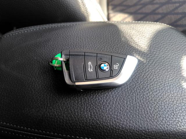 Ｘ１ ｘＤｒｉｖｅ　２０ｉ　ｘライン　純正ナビ　バックカメラ　ミラー一体型ＥＴＣ　Ｂｌｕｅｔｏｏｔｈ　インテリジェントセーフティ　パーキングサポート　電動リヤゲート　スマートキー　ＬＥＤヘッドライト　純正１８インチアルミホイール（41枚目）