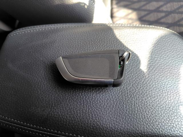 Ｘ１ ｘＤｒｉｖｅ　２０ｉ　ｘライン　純正ナビ　バックカメラ　ミラー一体型ＥＴＣ　Ｂｌｕｅｔｏｏｔｈ　インテリジェントセーフティ　パーキングサポート　電動リヤゲート　スマートキー　ＬＥＤヘッドライト　純正１８インチアルミホイール（42枚目）