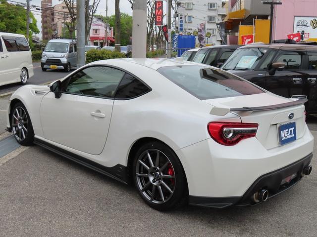 ＢＲＺ ＧＴ　６速ＭＴ　ＳＴＩフルエアロ　ＨＫＳマフラー　ブレンボキャリパー　純正メモリーナビ　バックモニター　革巻きステアリング　シートヒーター　ハーフレザーシート　ＥＴＣ　ＬＥＤオートヘッドライト　純正ＡＷ（12枚目）