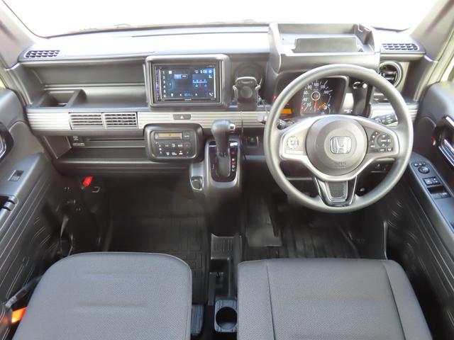 N-VAN+スタイル ファン・ターボホンダセンシング 4WD 社外ディスプレイオーディオ Bluetoorh バックモニター 前後ドラレコ ETC LEDオートライト LEDフォグ OPグリル OPエンブレム OPドアミラーカバー アダプティブクルーズ(2枚目)