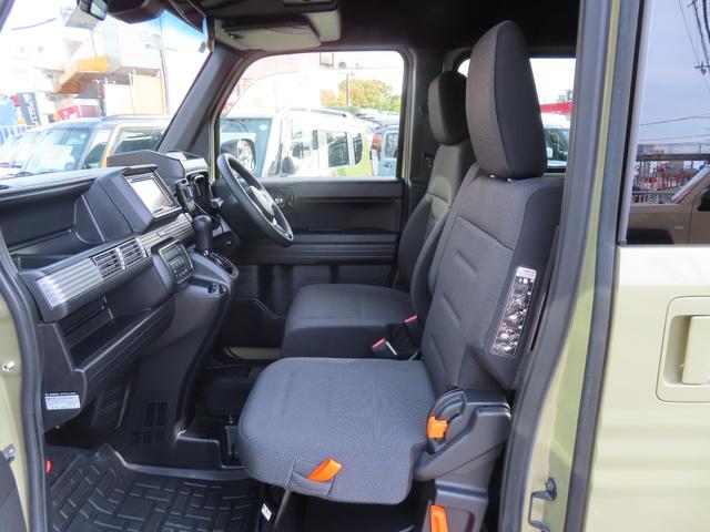 N-VAN+スタイル ファン・ターボホンダセンシング 4WD 社外ディスプレイオーディオ Bluetoorh バックモニター 前後ドラレコ ETC LEDオートライト LEDフォグ OPグリル OPエンブレム OPドアミラーカバー アダプティブクルーズ(3枚目)