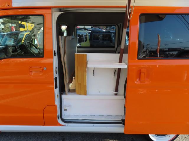 NV100クリッパーバン DX 期間限定販売 移動販売車 キッチンカー ケータリング 3槽シンク 販売窓口2箇所 パラソル 全塗装済み カスタムカー 電源コンセント ユーザー買取車 純正オーディオ(5枚目)