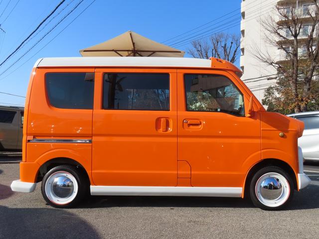 NV100クリッパーバン DX 期間限定販売 移動販売車 キッチンカー ケータリング 3槽シンク 販売窓口2箇所 パラソル 全塗装済み カスタムカー 電源コンセント ユーザー買取車 純正オーディオ(8枚目)