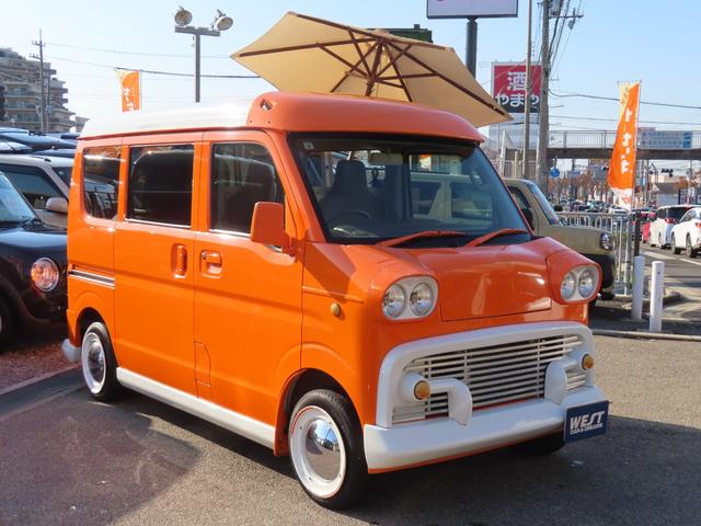 NV100クリッパーバン DX 期間限定販売 移動販売車 キッチンカー ケータリング 3槽シンク 販売窓口2箇所 パラソル 全塗装済み カスタムカー 電源コンセント ユーザー買取車 純正オーディオ(10枚目)