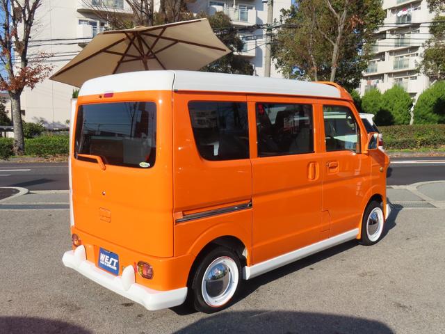 NV100クリッパーバン DX 期間限定販売 移動販売車 キッチンカー ケータリング 3槽シンク 販売窓口2箇所 パラソル 全塗装済み カスタムカー 電源コンセント ユーザー買取車 純正オーディオ(12枚目)