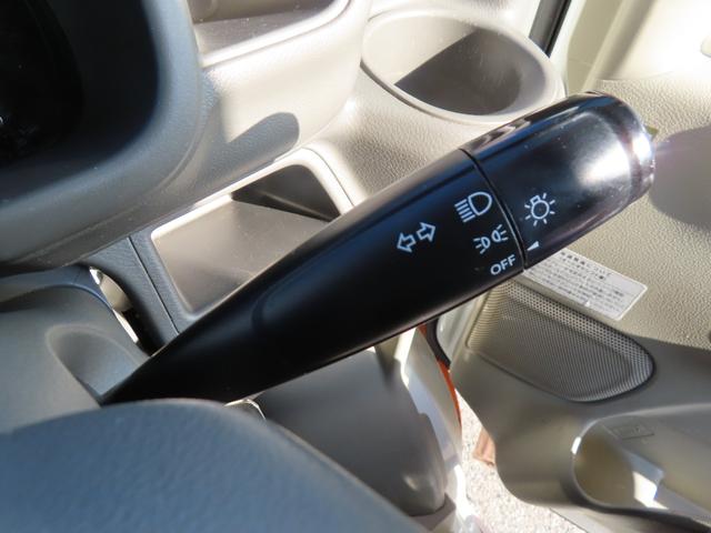 NV100クリッパーバン DX 期間限定販売 移動販売車 キッチンカー ケータリング 3槽シンク 販売窓口2箇所 パラソル 全塗装済み カスタムカー 電源コンセント ユーザー買取車 純正オーディオ(20枚目)