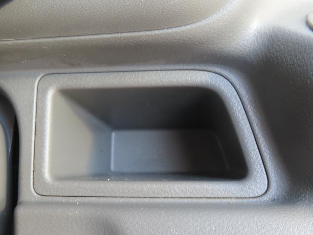 NV100クリッパーバン DX 期間限定販売 移動販売車 キッチンカー ケータリング 3槽シンク 販売窓口2箇所 パラソル 全塗装済み カスタムカー 電源コンセント ユーザー買取車 純正オーディオ(24枚目)