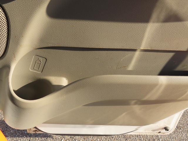 NV100クリッパーバン DX 期間限定販売 移動販売車 キッチンカー ケータリング 3槽シンク 販売窓口2箇所 パラソル 全塗装済み カスタムカー 電源コンセント ユーザー買取車 純正オーディオ(30枚目)