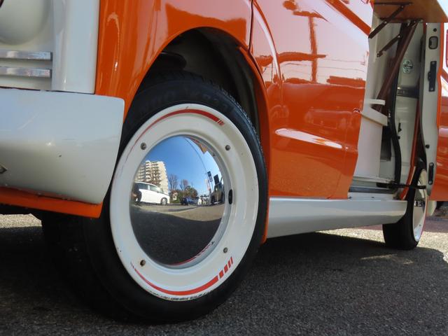 NV100クリッパーバン DX 期間限定販売 移動販売車 キッチンカー ケータリング 3槽シンク 販売窓口2箇所 パラソル 全塗装済み カスタムカー 電源コンセント ユーザー買取車 純正オーディオ(52枚目)