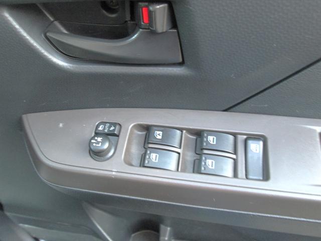 ルーミー G 純正ディスプレイオーディオ フルセグ 衝突軽減システム LEDヘッドライト バックカメラ 両側パワースライドドアタイマー付 オートミラー コーナーソナー(31枚目)