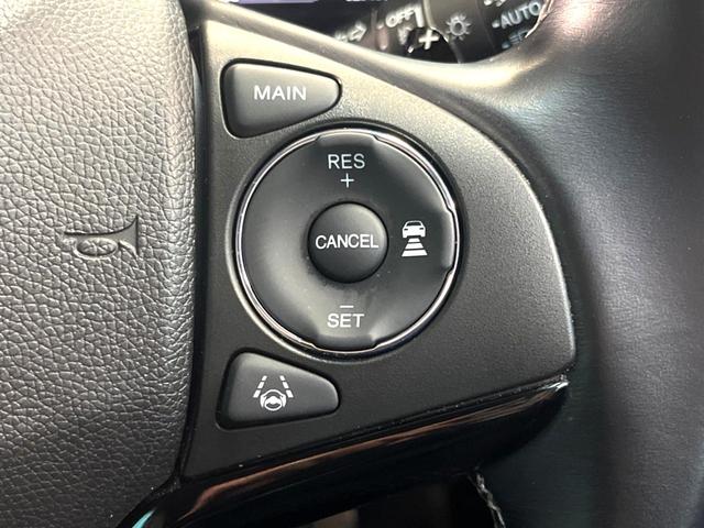 ヴェゼル ハイブリッドＺ・ホンダセンシング　純正ＳＤナビ　バックカメラ　衝突被害軽減システム　レーダークルーズ　禁煙車　レザーシート　ドラレコ　スマートキー　ＬＥＤヘッド　ビルトインＥＴＣ　車線逸脱警報　オートライト　デュアルエアコン（6枚目）