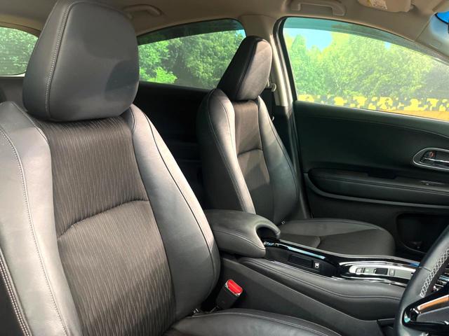 ヴェゼル ハイブリッドＺ・ホンダセンシング　純正ＳＤナビ　バックカメラ　衝突被害軽減システム　レーダークルーズ　禁煙車　レザーシート　ドラレコ　スマートキー　ＬＥＤヘッド　ビルトインＥＴＣ　車線逸脱警報　オートライト　デュアルエアコン（8枚目）