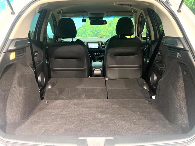 ヴェゼル ハイブリッドＺ・ホンダセンシング　純正ＳＤナビ　バックカメラ　衝突被害軽減システム　レーダークルーズ　禁煙車　レザーシート　ドラレコ　スマートキー　ＬＥＤヘッド　ビルトインＥＴＣ　車線逸脱警報　オートライト　デュアルエアコン（10枚目）