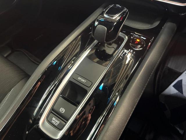 ヴェゼル ハイブリッドＺ・ホンダセンシング　純正ＳＤナビ　バックカメラ　衝突被害軽減システム　レーダークルーズ　禁煙車　レザーシート　ドラレコ　スマートキー　ＬＥＤヘッド　ビルトインＥＴＣ　車線逸脱警報　オートライト　デュアルエアコン（39枚目）