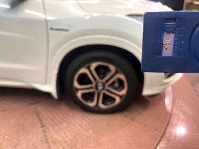 ヴェゼル ハイブリッドＺ・ホンダセンシング　純正ＳＤナビ　バックカメラ　衝突被害軽減システム　レーダークルーズ　禁煙車　レザーシート　ドラレコ　スマートキー　ＬＥＤヘッド　ビルトインＥＴＣ　車線逸脱警報　オートライト　デュアルエアコン（60枚目）