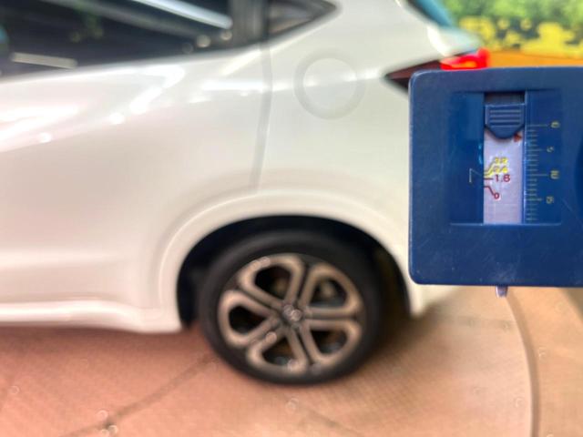 ヴェゼル ハイブリッドＺ・ホンダセンシング　純正ＳＤナビ　バックカメラ　衝突被害軽減システム　レーダークルーズ　禁煙車　レザーシート　ドラレコ　スマートキー　ＬＥＤヘッド　ビルトインＥＴＣ　車線逸脱警報　オートライト　デュアルエアコン（62枚目）