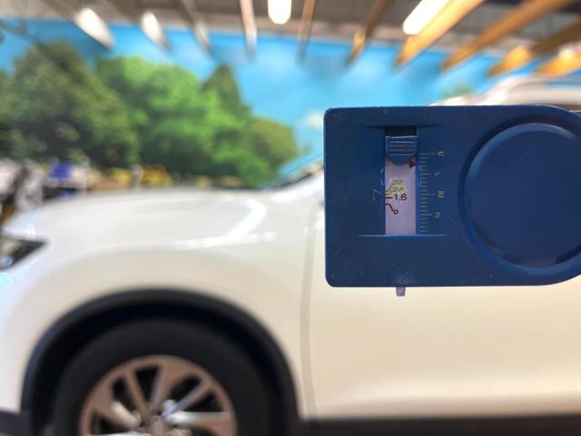 エクストレイル 20Xtt エマージェンシーブレーキパッケージ メーカー純正ナビ アラウンドビューモニター クルーズコントロール パワーバックドア Bluetooth フルセグ シートヒーター 撥水シート LEDヘッドライト 純正18インチアルミ 禁煙車(67枚目)