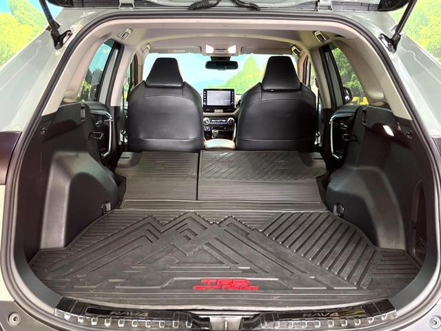 ＲＡＶ４ ハイブリッドアドベンチャー　純正９型ディスプレイオーディオ　レーダークルーズコントロール　ブラインドスポットモニター　黒革調シート　シートベンチレーション　メモリーシート　ステアリングヒーター　禁煙車　Ｂｌｕｅｔｏｏｔｈ（10枚目）