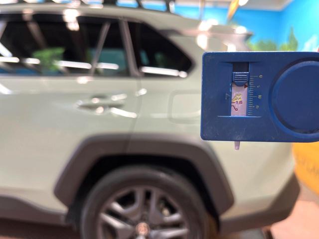 ＲＡＶ４ ハイブリッドアドベンチャー　純正９型ディスプレイオーディオ　レーダークルーズコントロール　ブラインドスポットモニター　黒革調シート　シートベンチレーション　メモリーシート　ステアリングヒーター　禁煙車　Ｂｌｕｅｔｏｏｔｈ（67枚目）