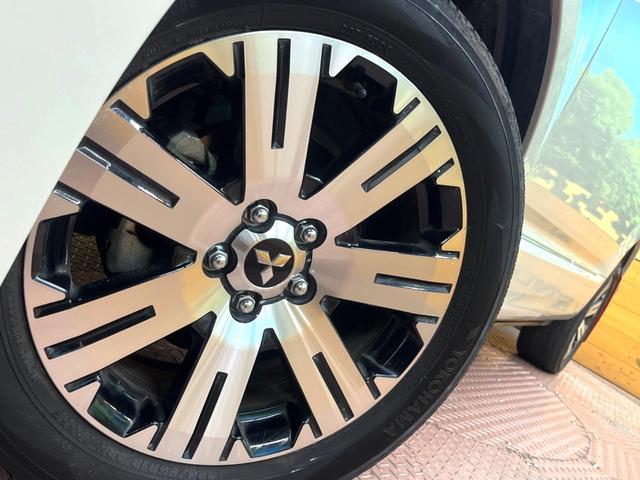 デリカD:5 P 4WD 純正ナビ マルチアラウンドモニター フリップダウンモニター レーダークルーズコントロール シートヒーター オートブレーキホールド ステアリングヒーター パワーバックドア パドルシフト ETC(14枚目)