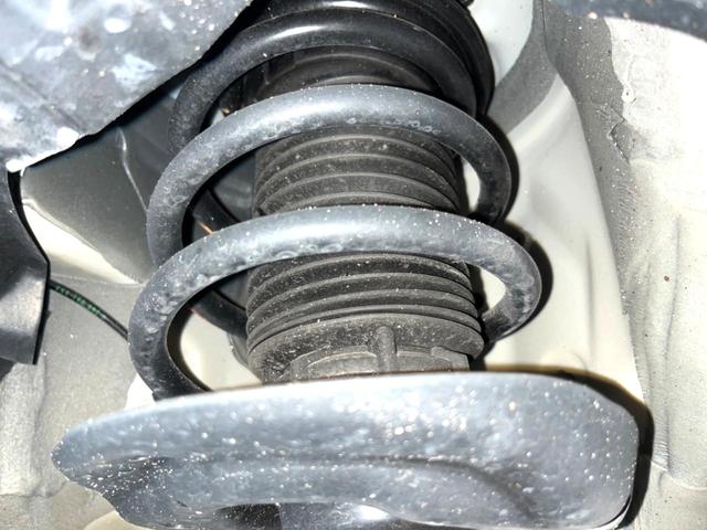 シエンタ ハイブリッドＺ　純正１０．５インチナビ　バックカメラ　レーダークルーズコントロール　フリップダウンモニター　ＥＴＣ　両側電動スライドドア　シートヒーター　ステアリングヒーター　ＤＶＤデッキ　オートマチックハイビーム（20枚目）