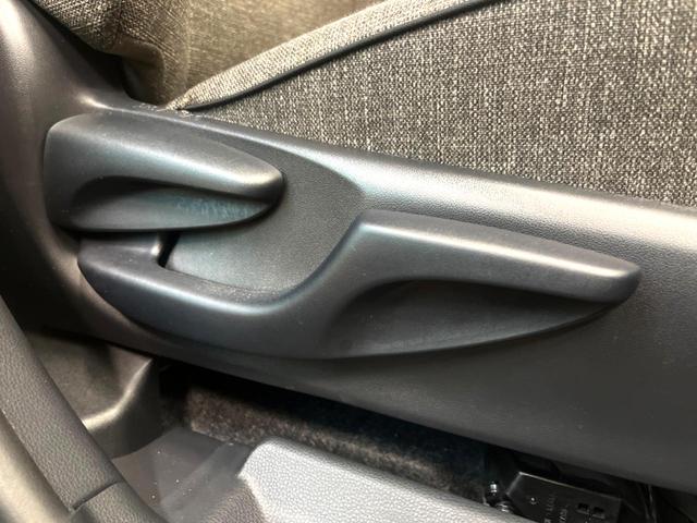 シエンタ ハイブリッドＺ　純正１０．５インチナビ　バックカメラ　レーダークルーズコントロール　フリップダウンモニター　ＥＴＣ　両側電動スライドドア　シートヒーター　ステアリングヒーター　ＤＶＤデッキ　オートマチックハイビーム（32枚目）