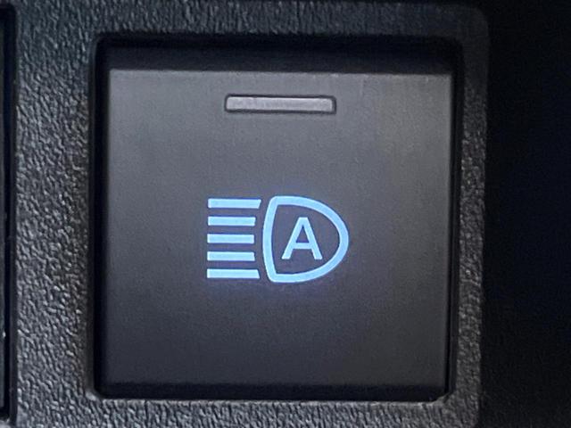 シエンタ ハイブリッドＺ　純正１０．５インチナビ　バックカメラ　レーダークルーズコントロール　フリップダウンモニター　ＥＴＣ　両側電動スライドドア　シートヒーター　ステアリングヒーター　ＤＶＤデッキ　オートマチックハイビーム（39枚目）