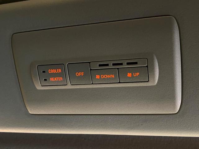 デリカＤ：５ ジャスパー　アルパイン９型ナビ　両側パワースライドドア　後席モニター　クルーズコントロール　パワーシート　ハーフレザーシート　ＨＩＤヘッドランプ　ＥＴＣ　バックカメラ　シートヒーター　純正１８インチアルミ　禁煙車（56枚目）