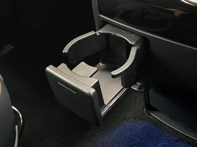 デリカＤ：５ ジャスパー　アルパイン９型ナビ　両側パワースライドドア　後席モニター　クルーズコントロール　パワーシート　ハーフレザーシート　ＨＩＤヘッドランプ　ＥＴＣ　バックカメラ　シートヒーター　純正１８インチアルミ　禁煙車（62枚目）