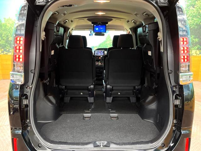 ヴォクシー Ｖ　アルパインナビ　フリップダウンモニター　バックカメラ　プリクラッシュセーフティー　ＥＴＣ　ＬＥＤヘッドライト　クルーズコントロール　純正１５インチアルミ　オートマチックハイビーム　Ｂｌｕｅｔｏｏｔｈ（11枚目）